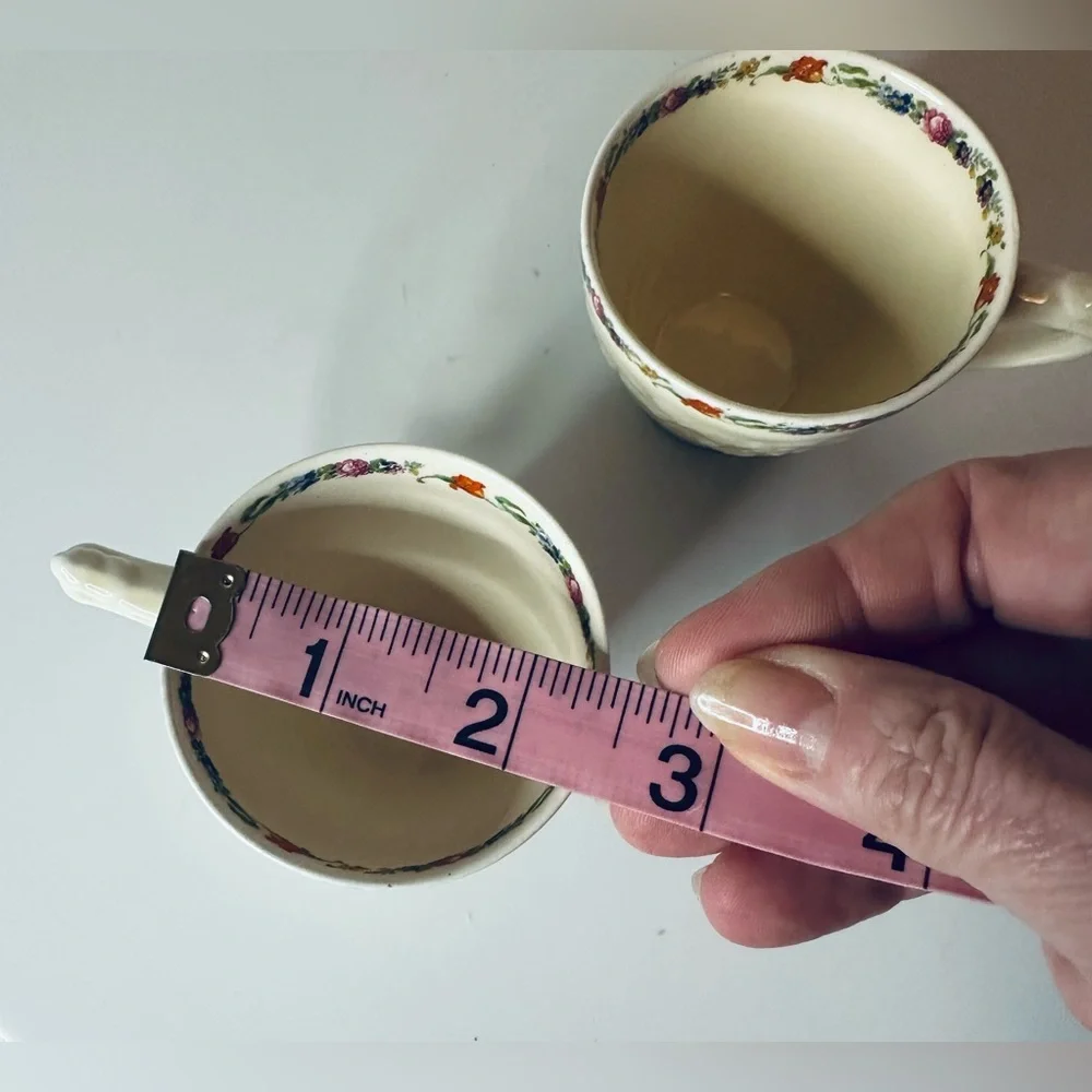 Vintage/Antique Crown Ducal Gainsborough England Pair of Demitasse Cups 749657